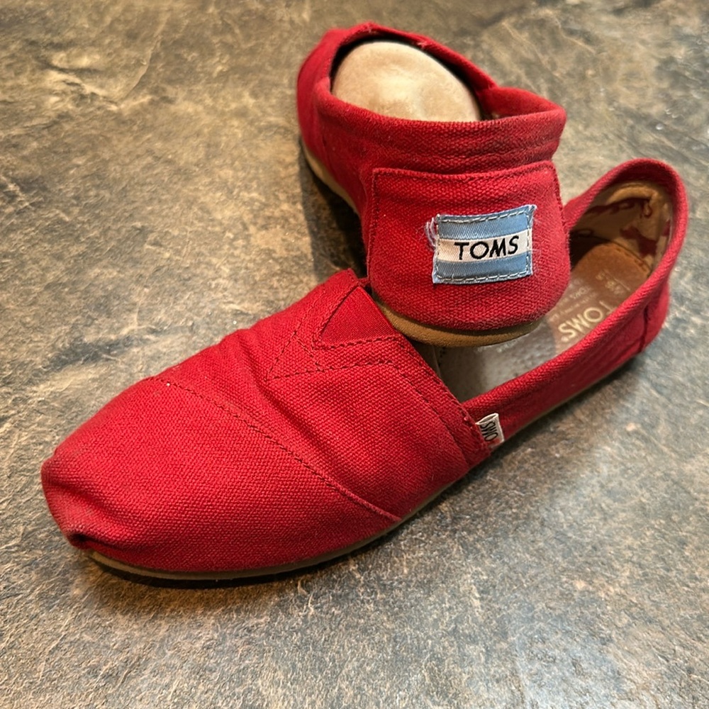 TOMS